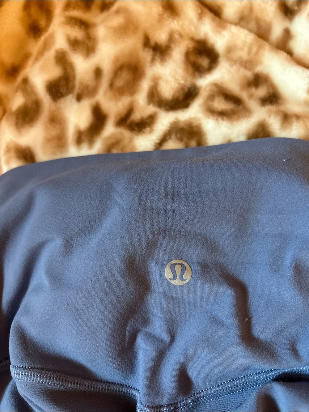 •lululemon capri blue leggings•🧸